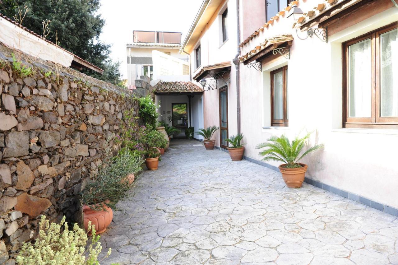 Sa Mola Guest House Bonarcado Bagian luar foto
