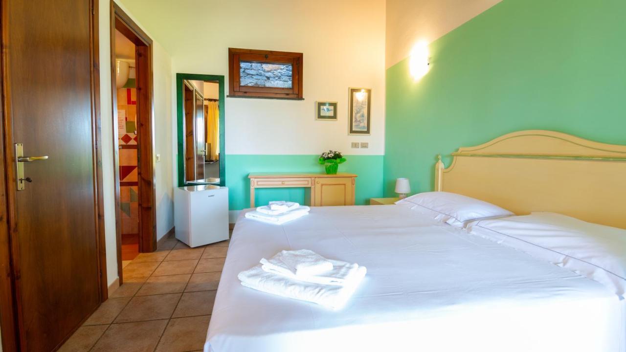 Sa Mola Guest House Bonarcado Bagian luar foto