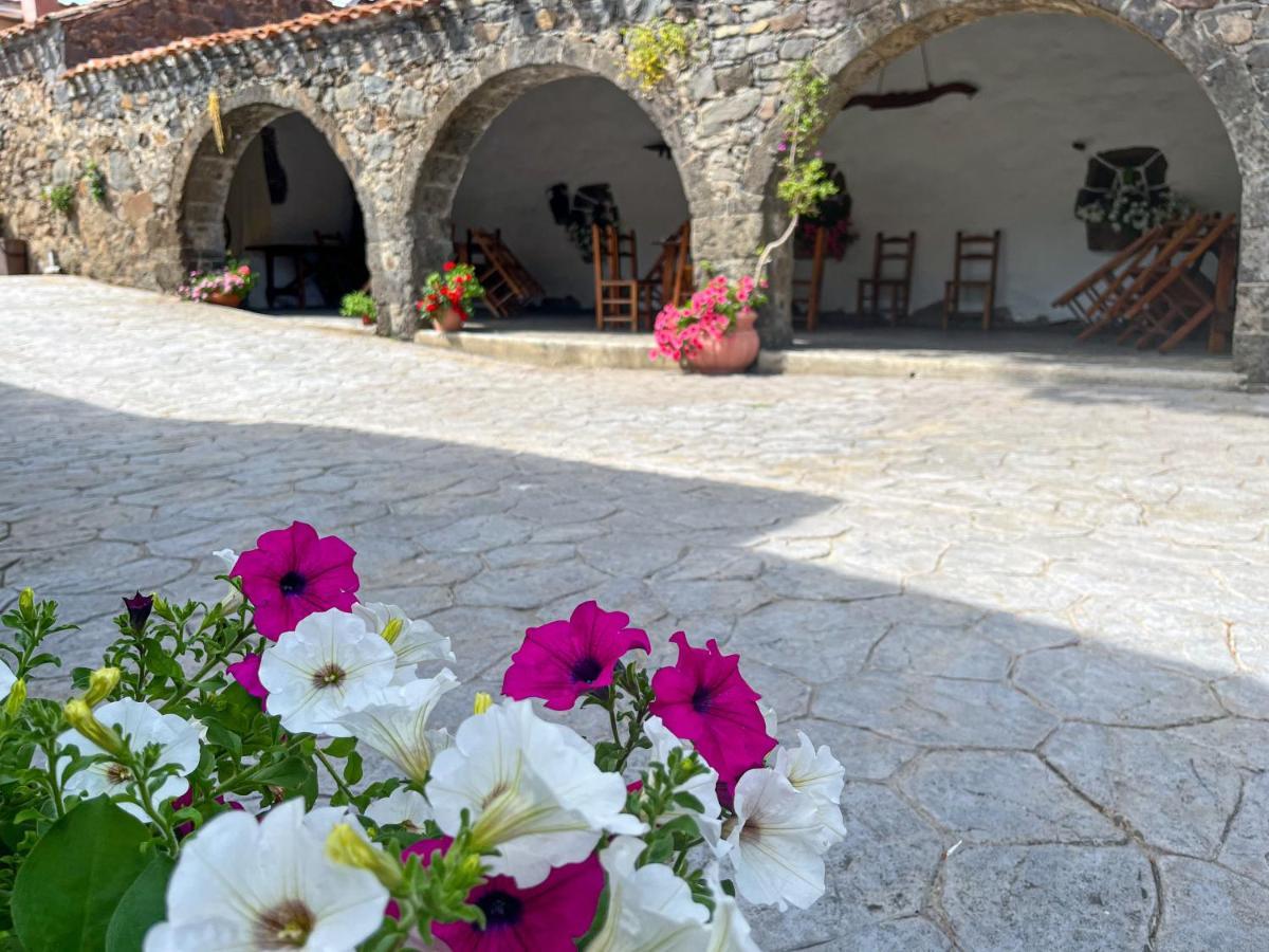 Sa Mola Guest House Bonarcado Bagian luar foto