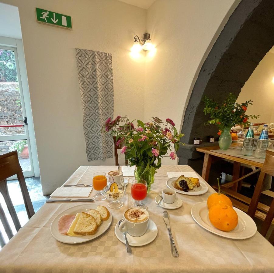Sa Mola Guest House Bonarcado Bagian luar foto